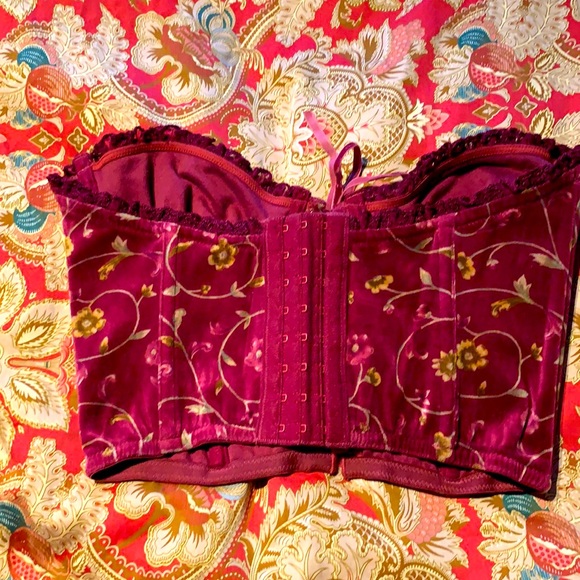 Victoria’s Secret bustier - Picture 2 of 4